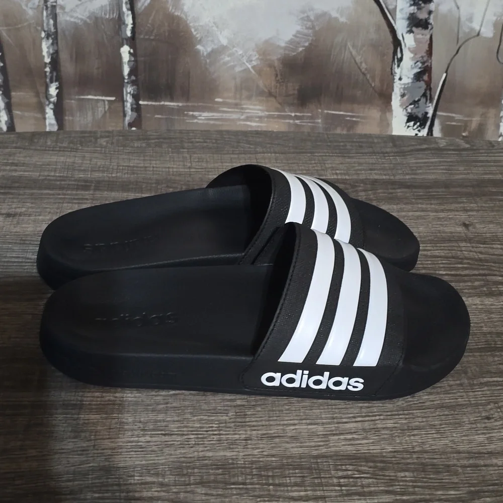 adidas comfortable slide